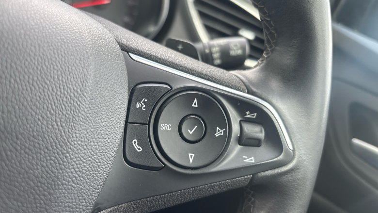 Vauxhall Grandland X 1.6 Hybrid4 300 Business Ed Nav Premium 5dr Auto Hatchback